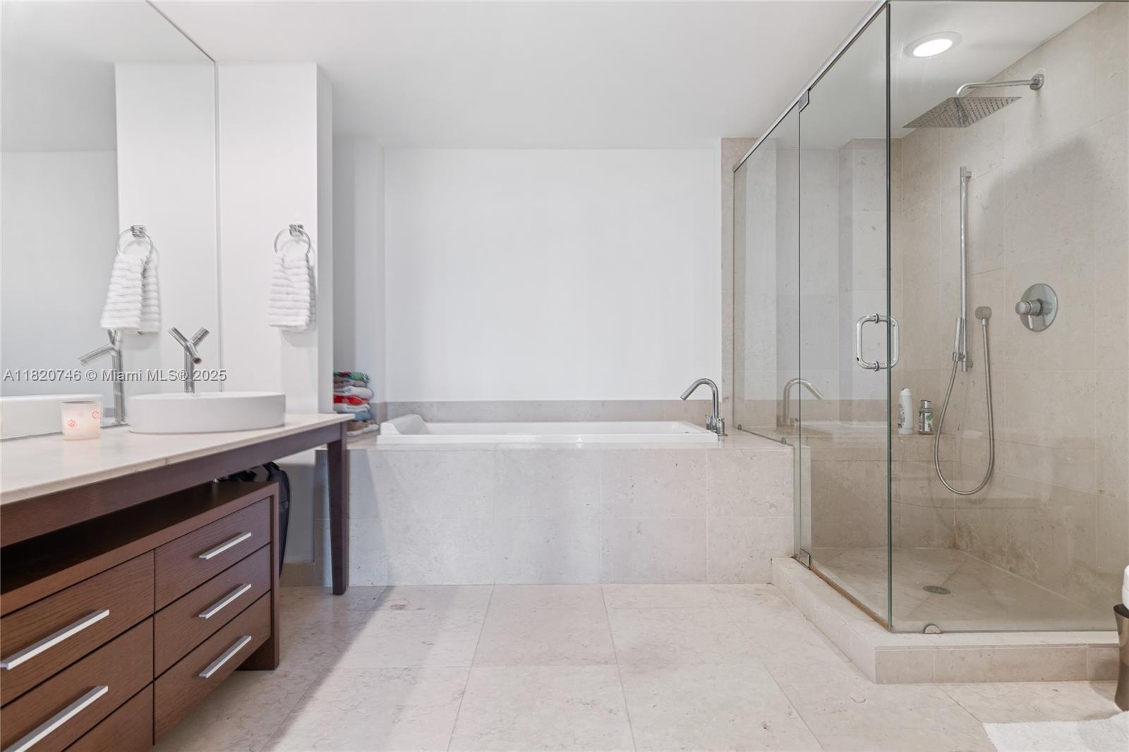 495 Brickell Ave #905, Miami FL 33131