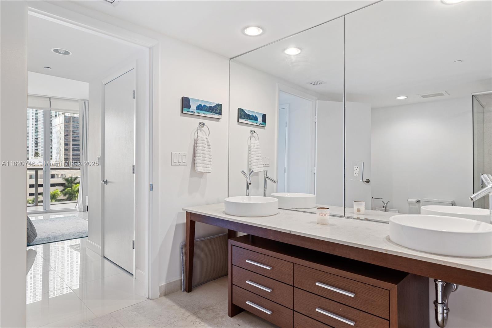 495 Brickell Ave #905, Miami FL 33131