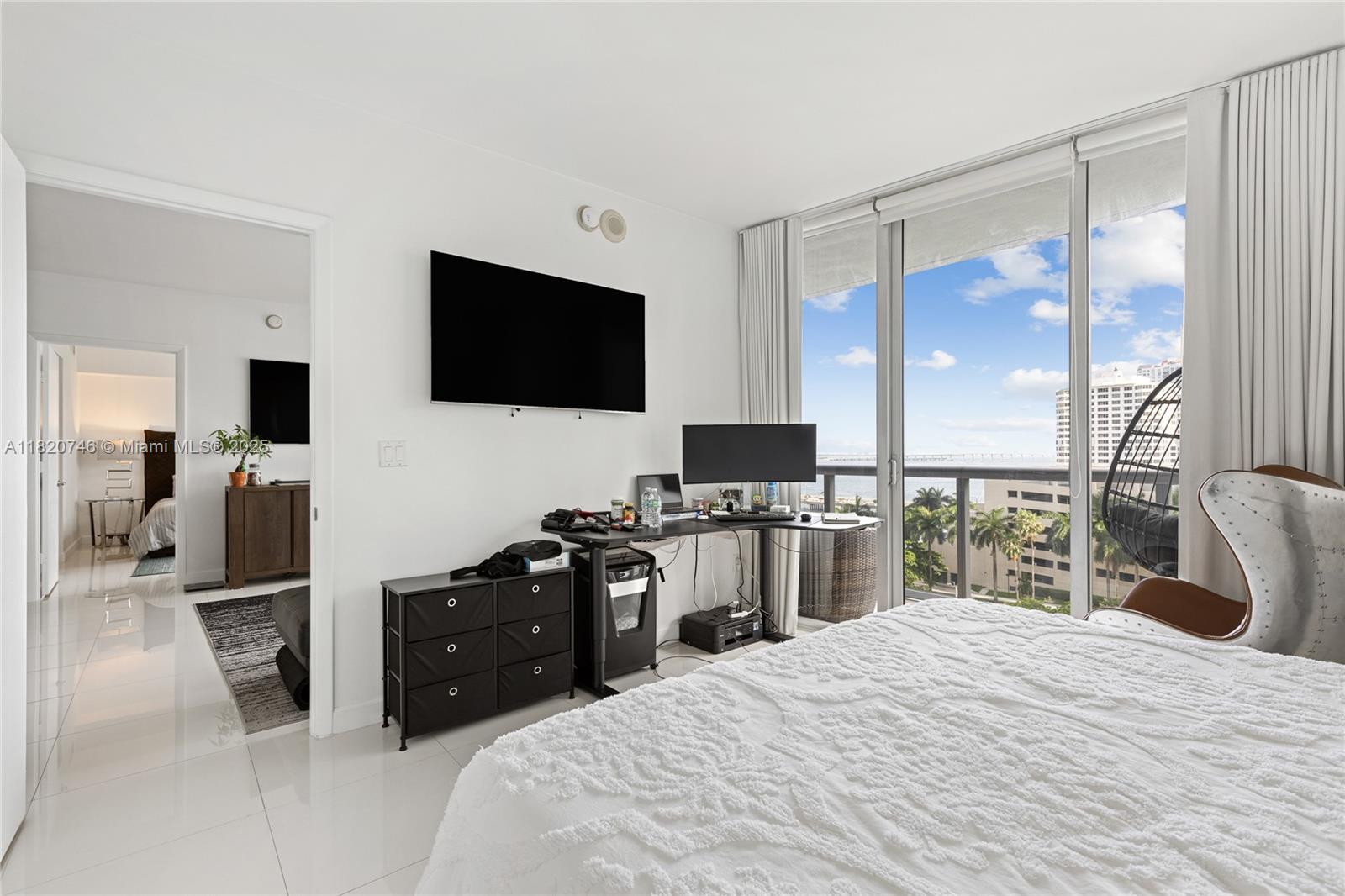 495 Brickell Ave #905, Miami FL 33131