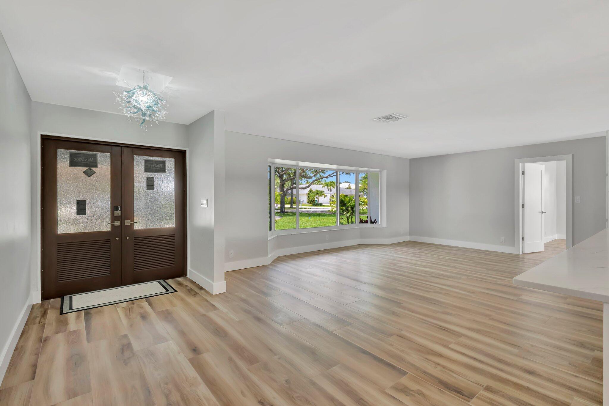 Image to showcase the property located at 351 Country Club