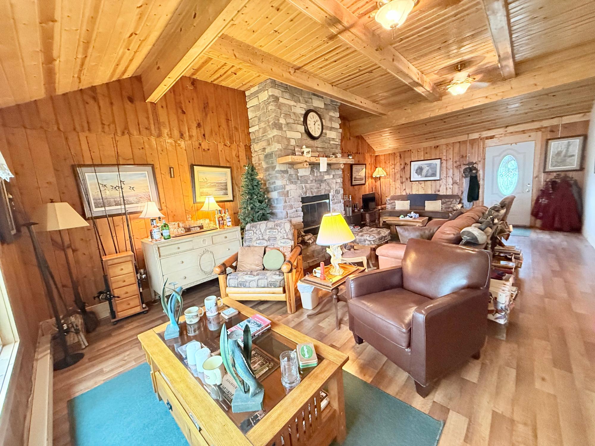 Pelican Lake house picture