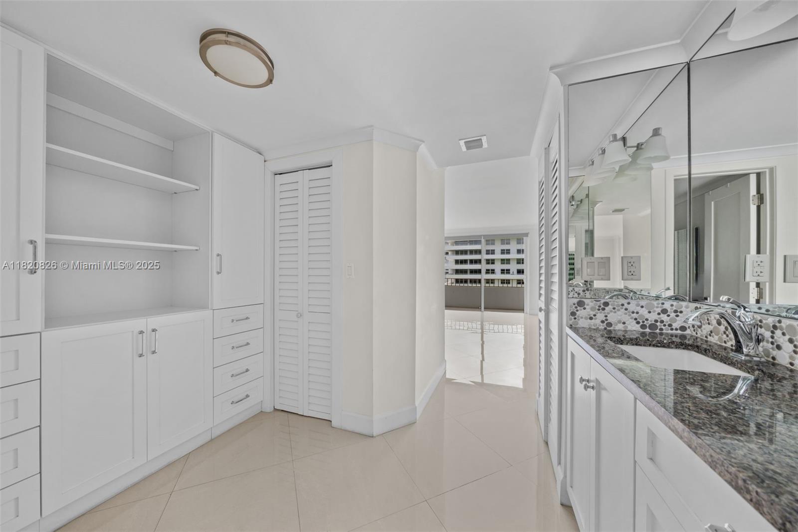 177 Ocean Lane Dr #915, Key Biscayne FL 33149