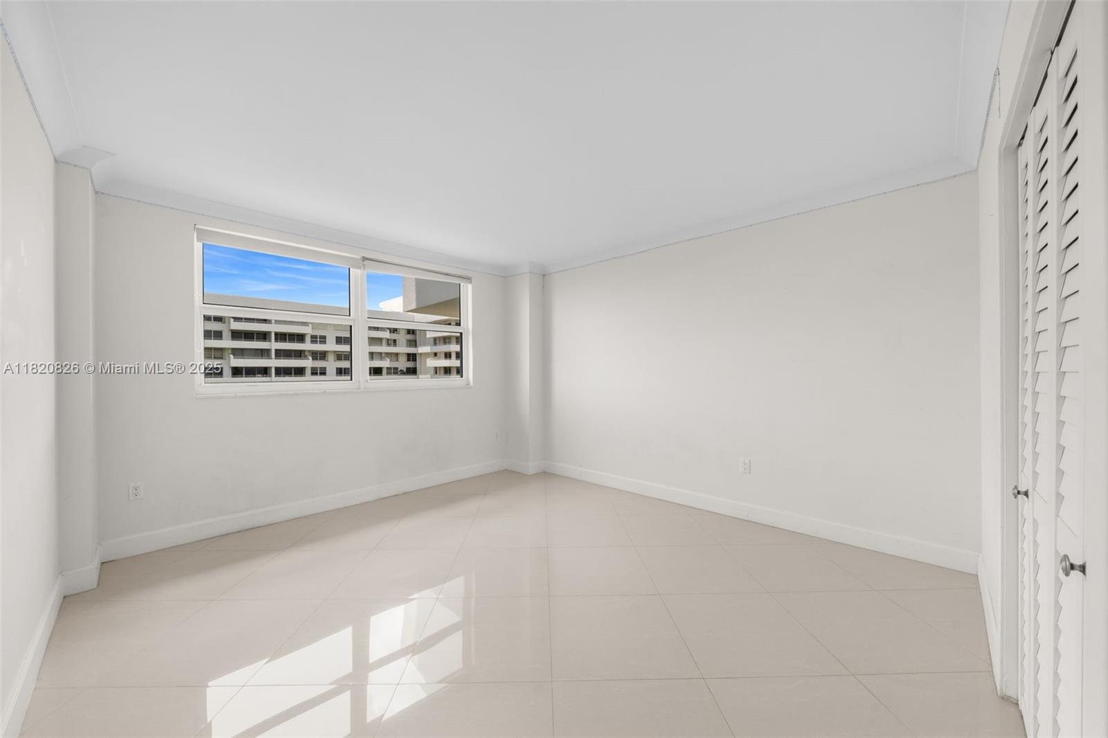 177 Ocean Lane Dr #915, Key Biscayne FL 33149
