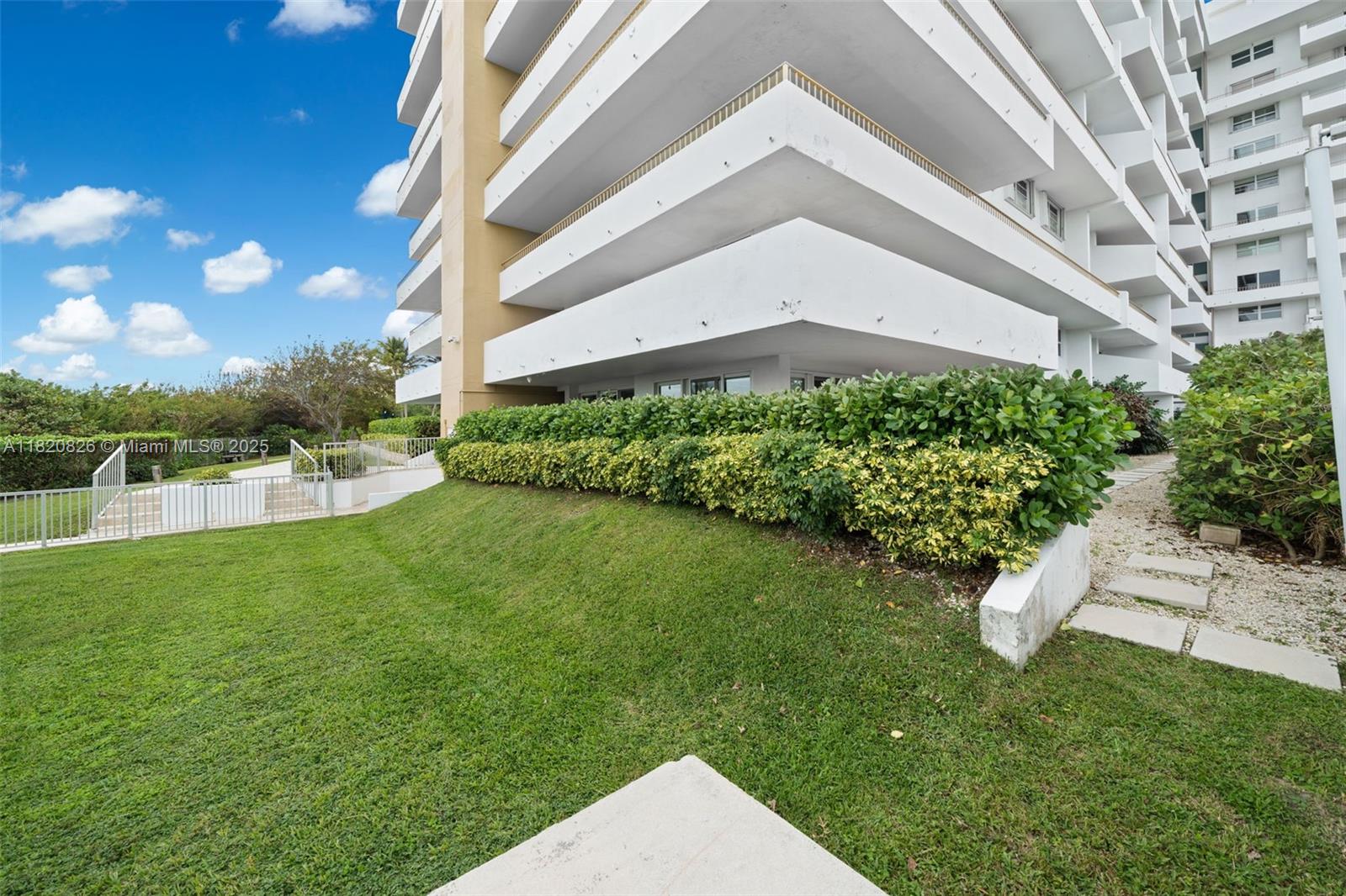 177 Ocean Lane Dr #915, Key Biscayne FL 33149