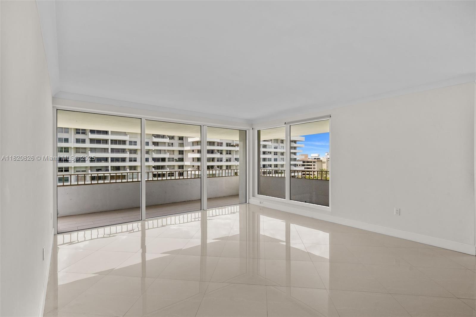 177 Ocean Lane Dr #915, Key Biscayne FL 33149