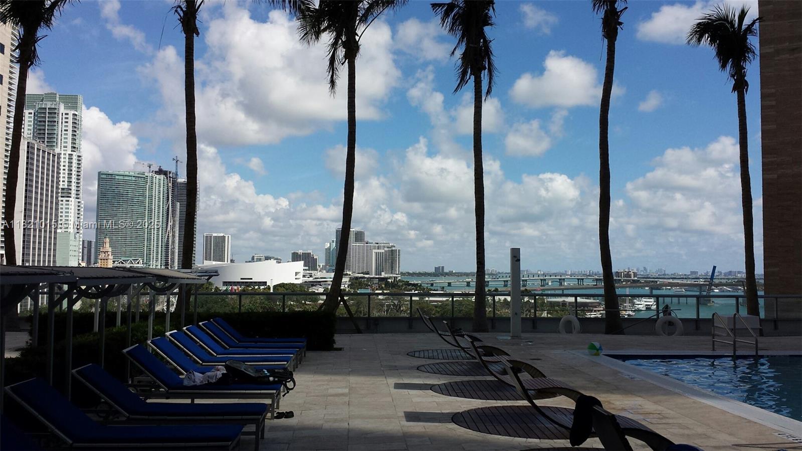 325 S Biscayne Blvd #3120, Miami FL 33131