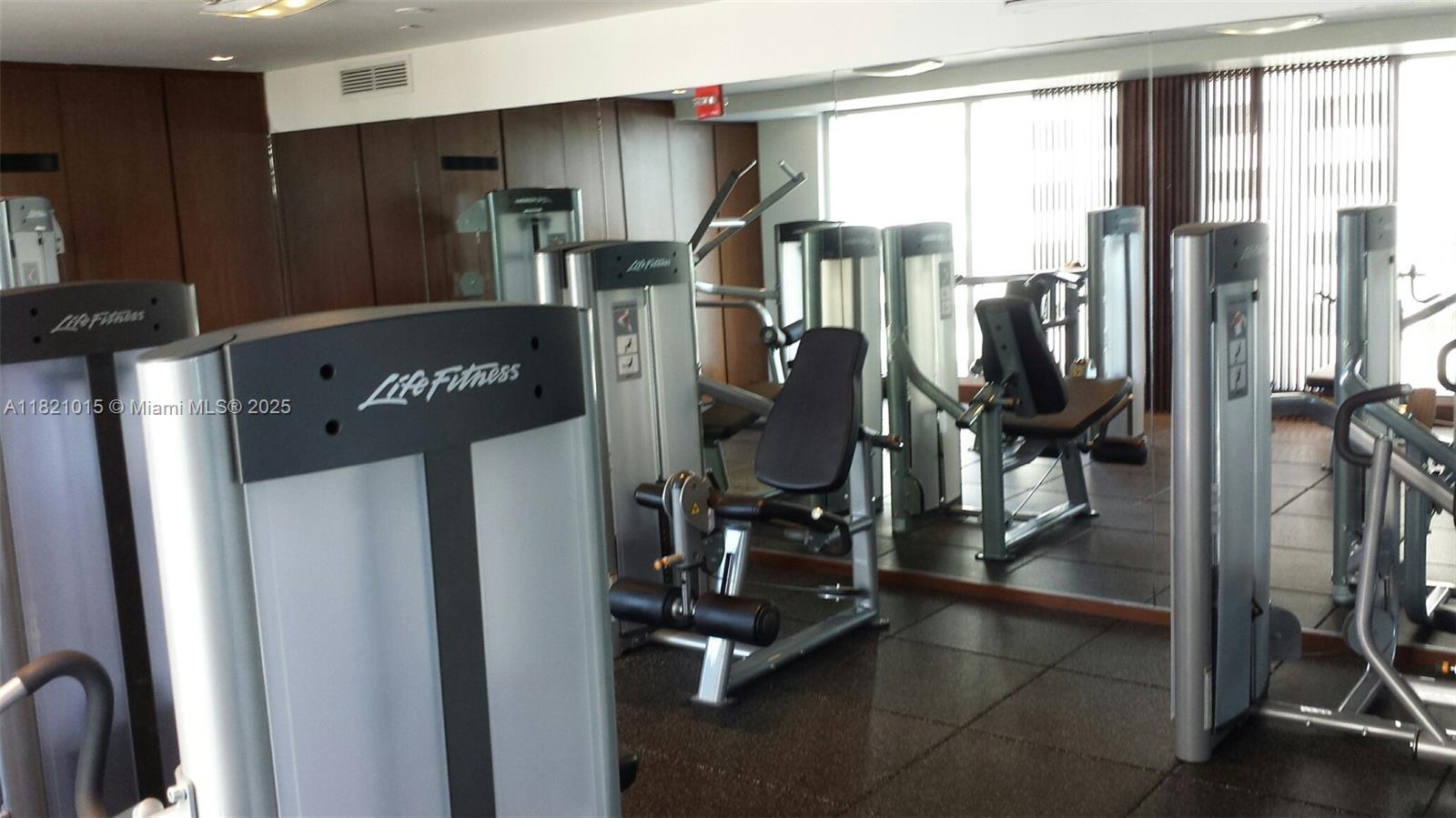 325 S Biscayne Blvd #3120, Miami FL 33131