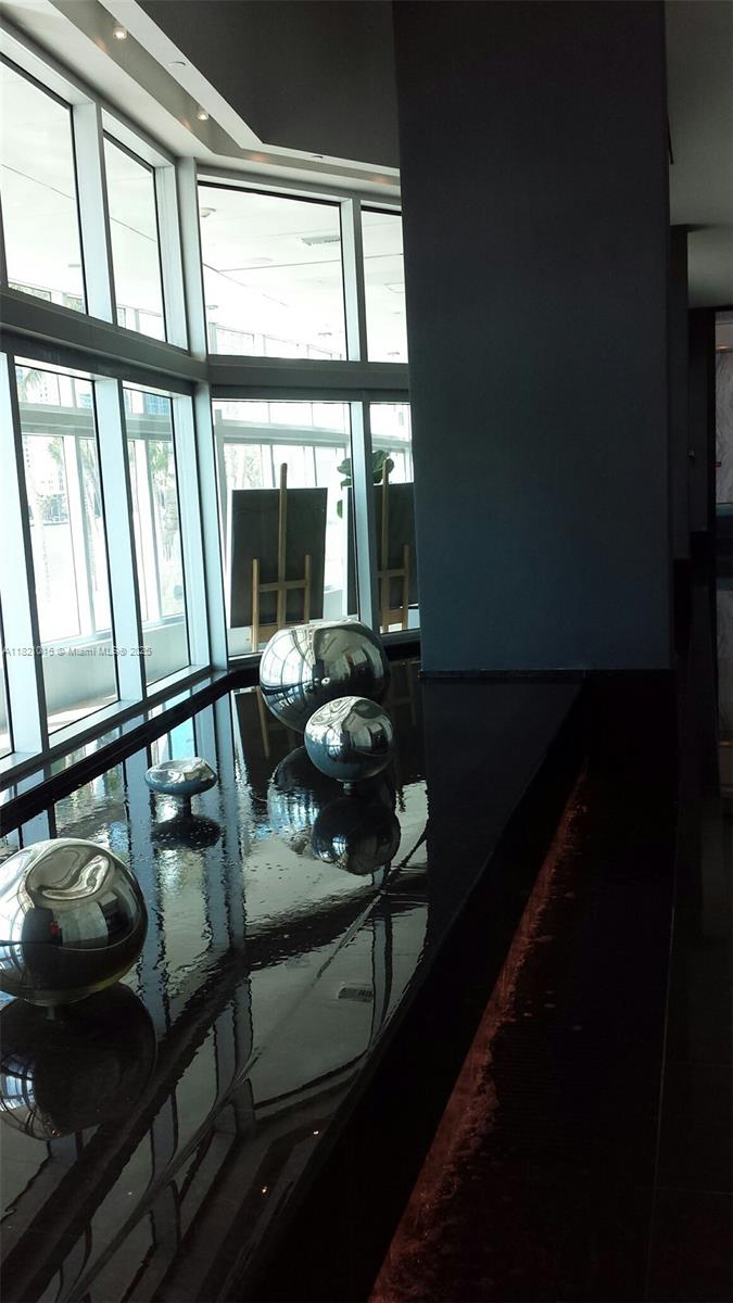 325 S Biscayne Blvd #3120, Miami FL 33131