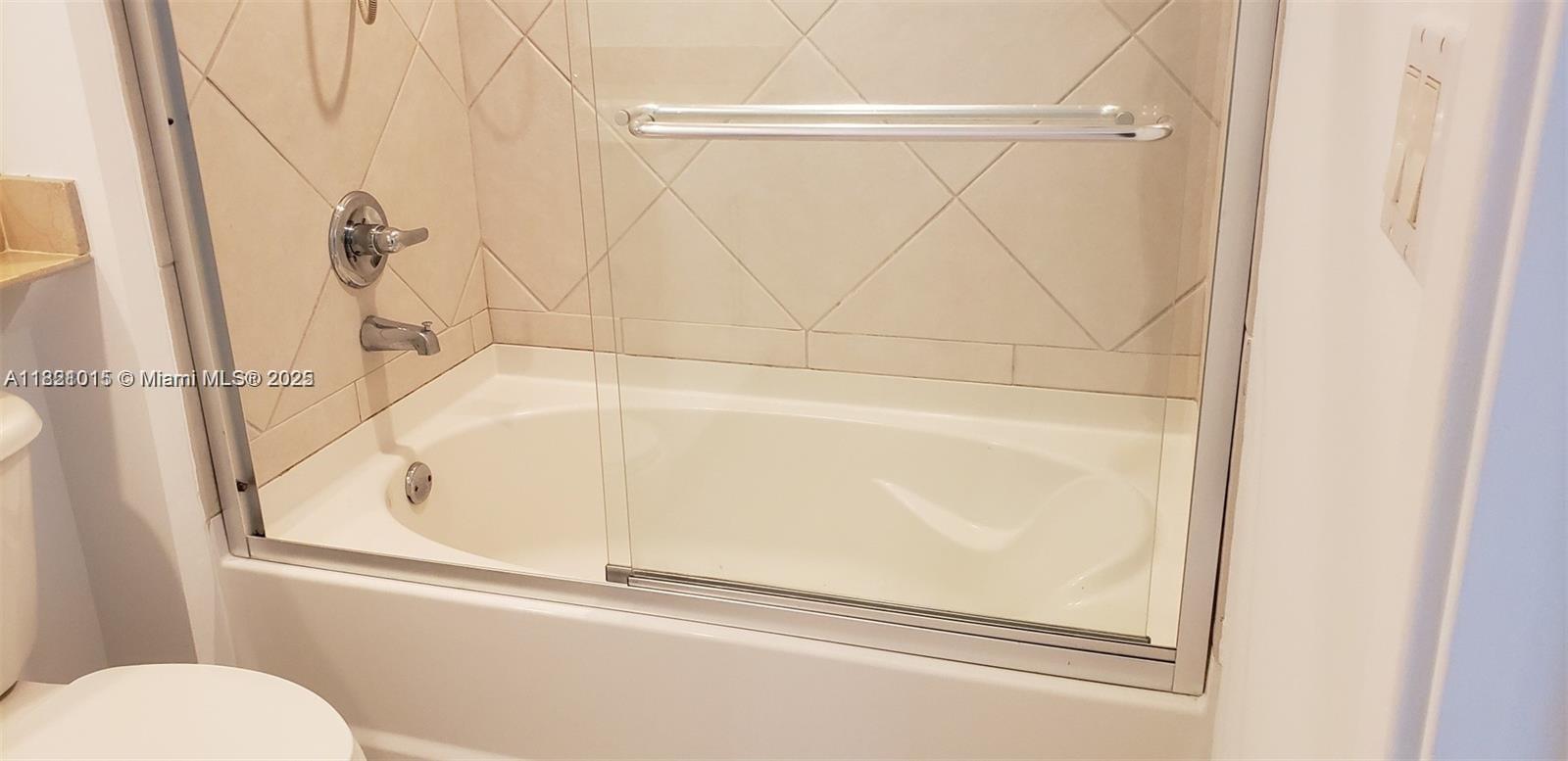 325 S Biscayne Blvd #3120, Miami FL 33131