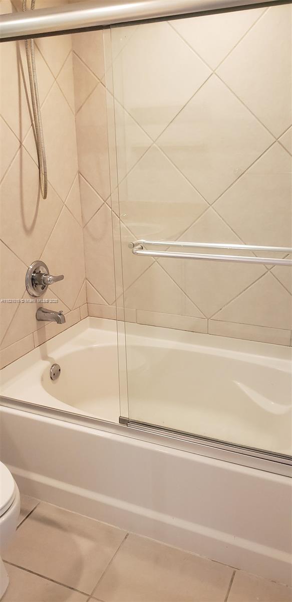 325 S Biscayne Blvd #3120, Miami FL 33131