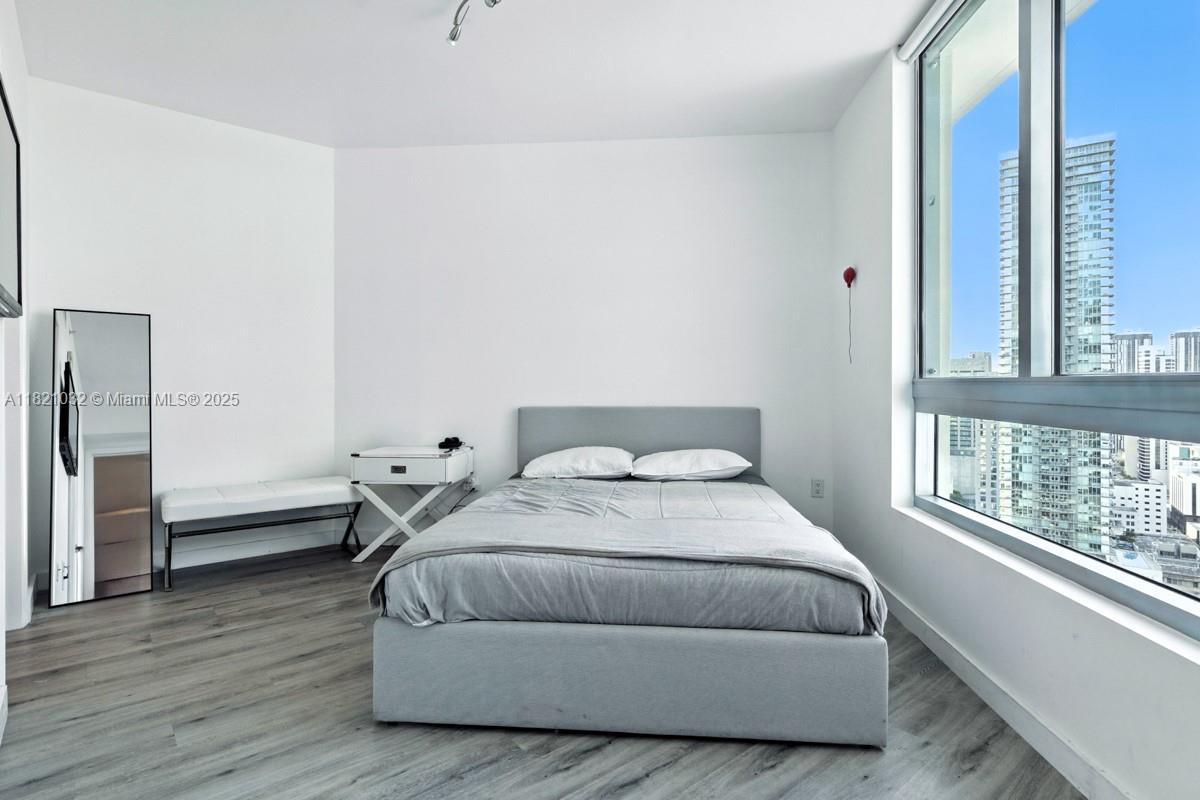 350 S Miami Ave #3207, Miami FL 33130
