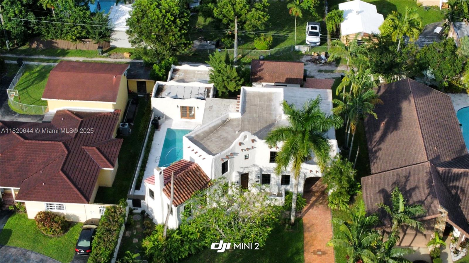 85 Deer Run, Miami Springs, Florida image 1