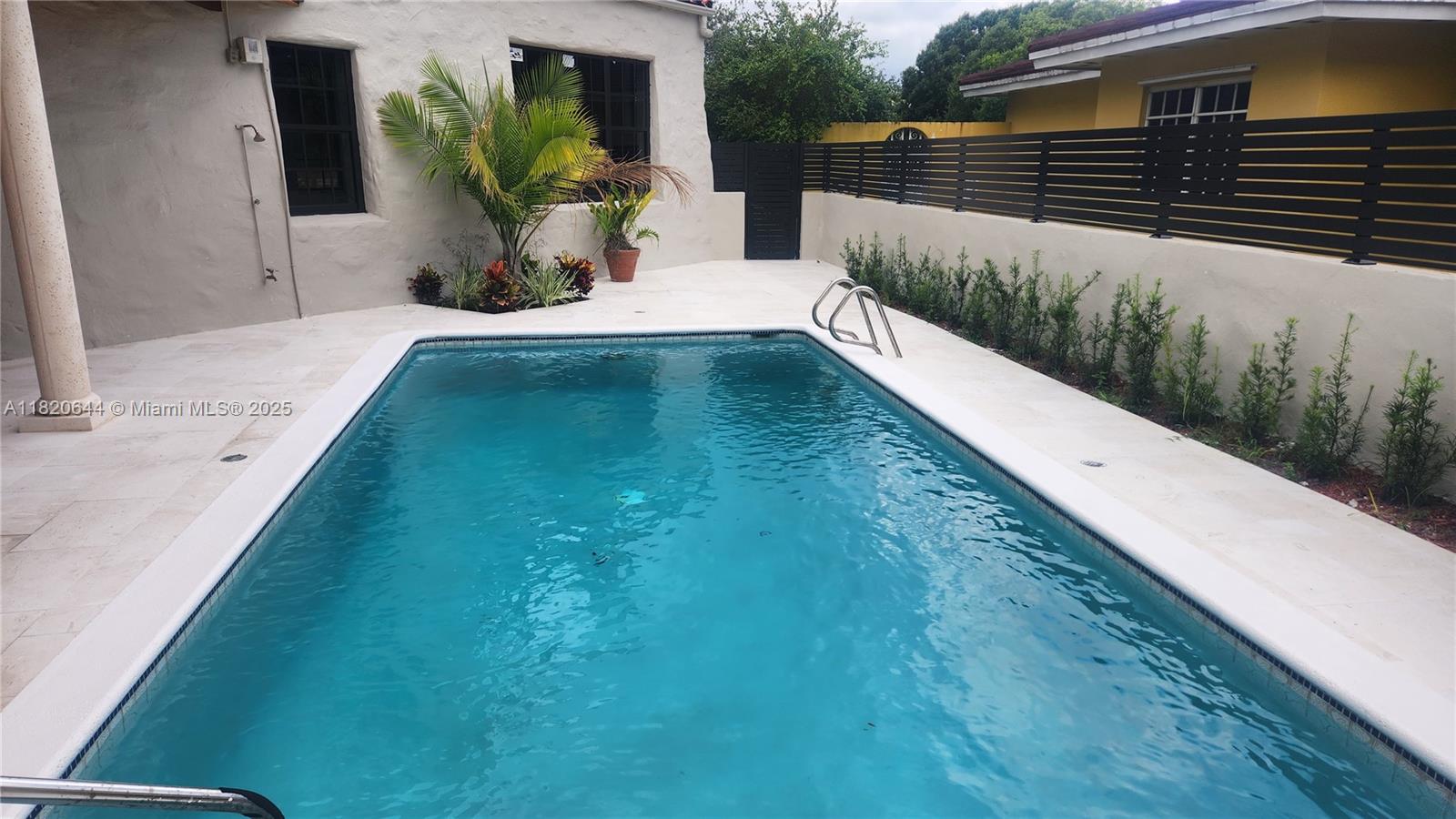 85 Deer Run, Miami Springs, Florida image 18