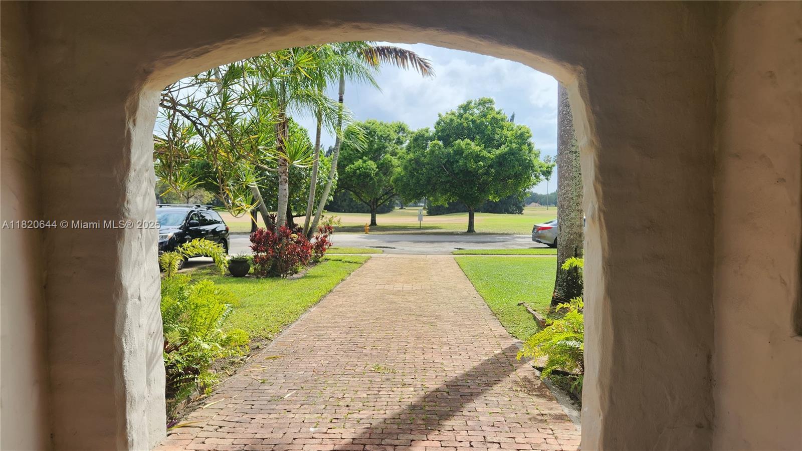 85 Deer Run, Miami Springs, Florida image 7