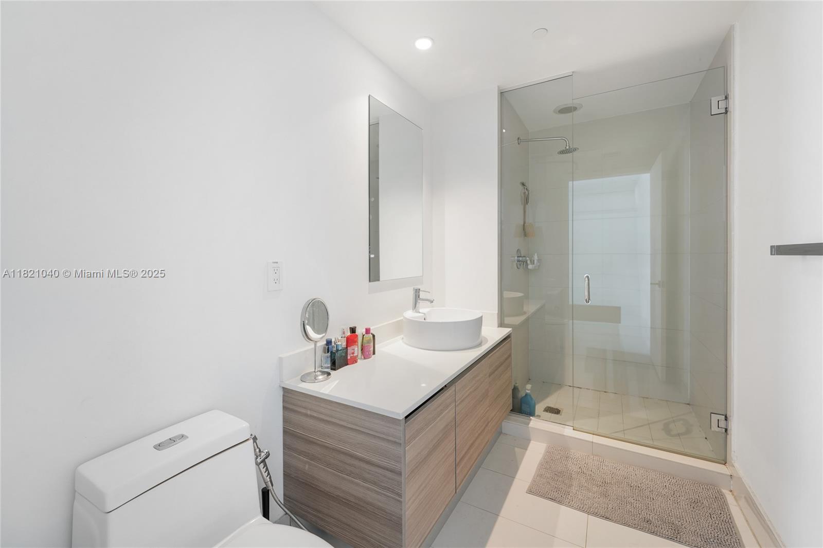 121 NE 34th St #3009, Miami FL 33137