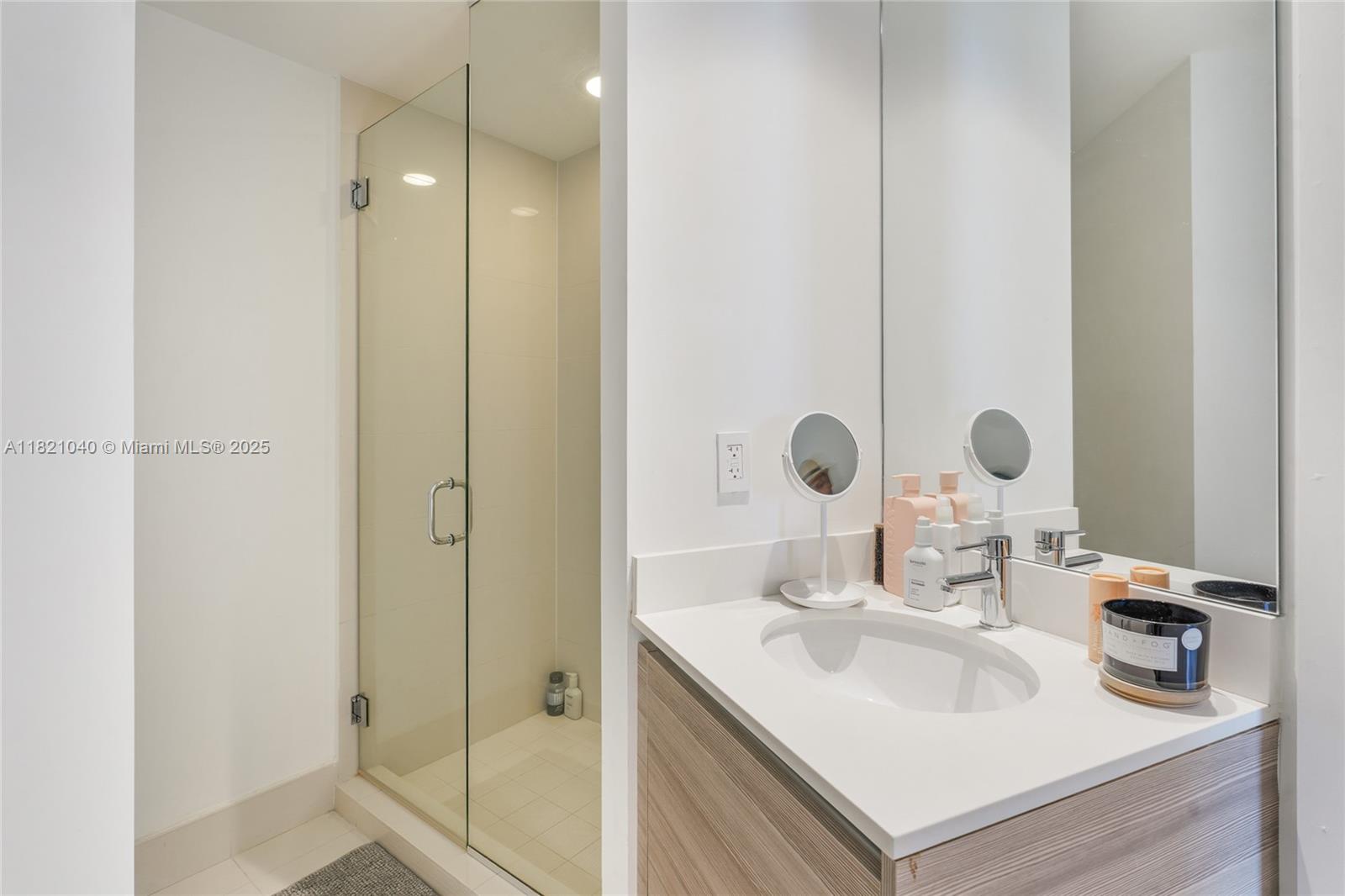 121 NE 34th St #3009, Miami FL 33137