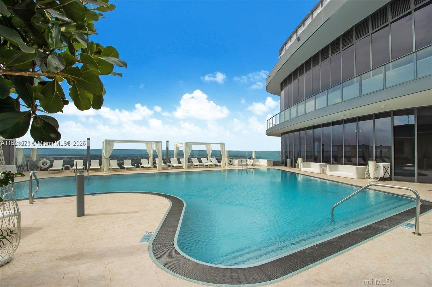 1000 Brickell Plz #4504, Miami FL 33131