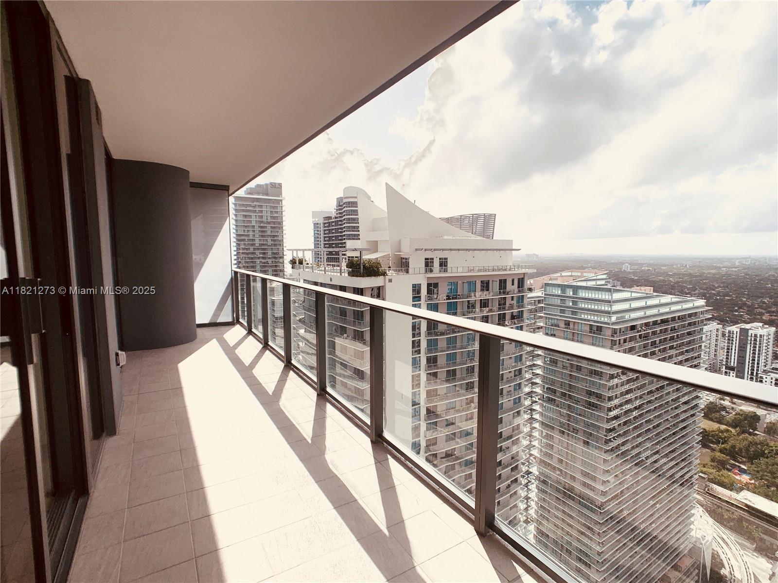 1000 Brickell Plz #4504, Miami FL 33131