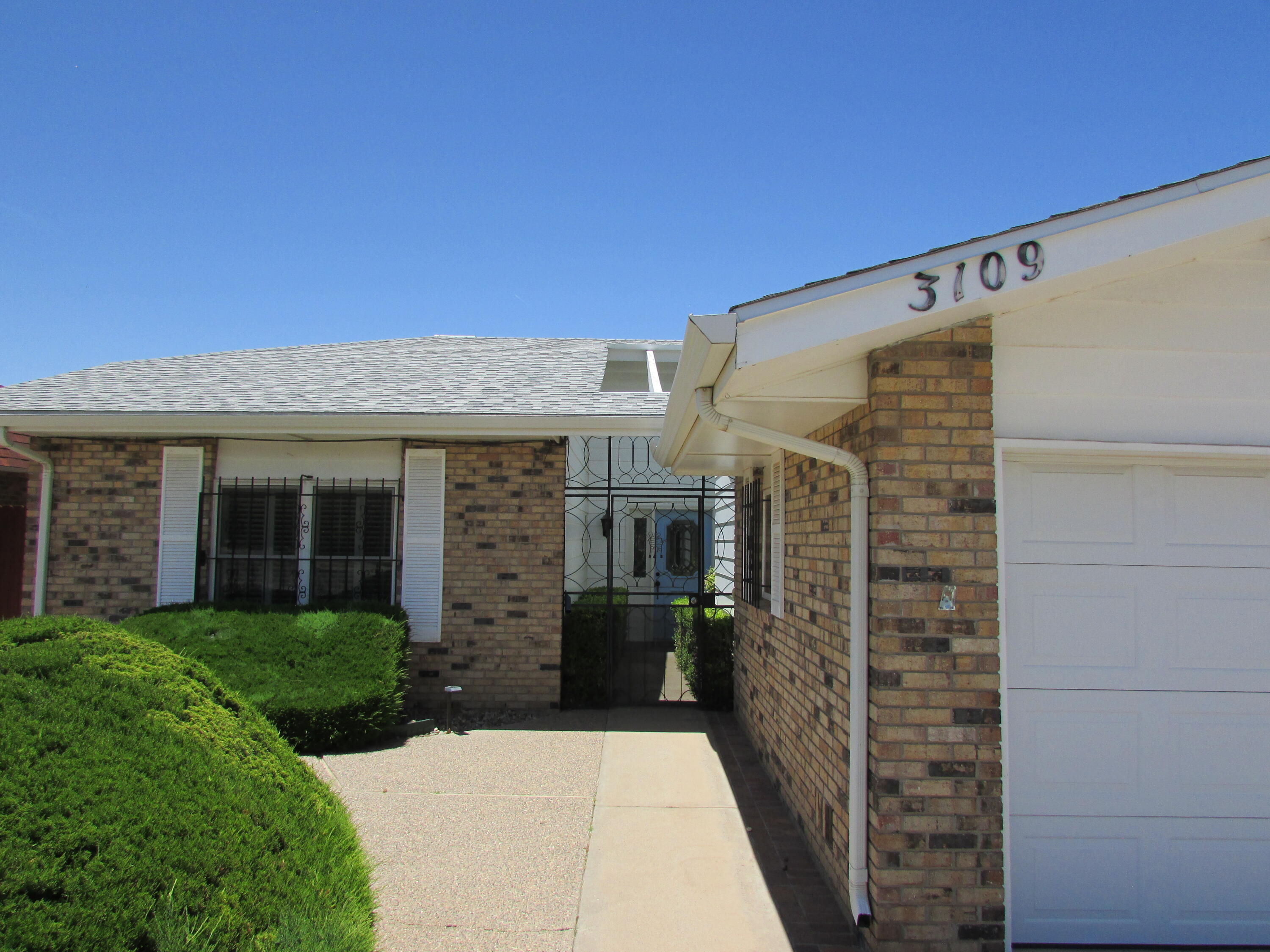 3109 DALLAS Street NE 