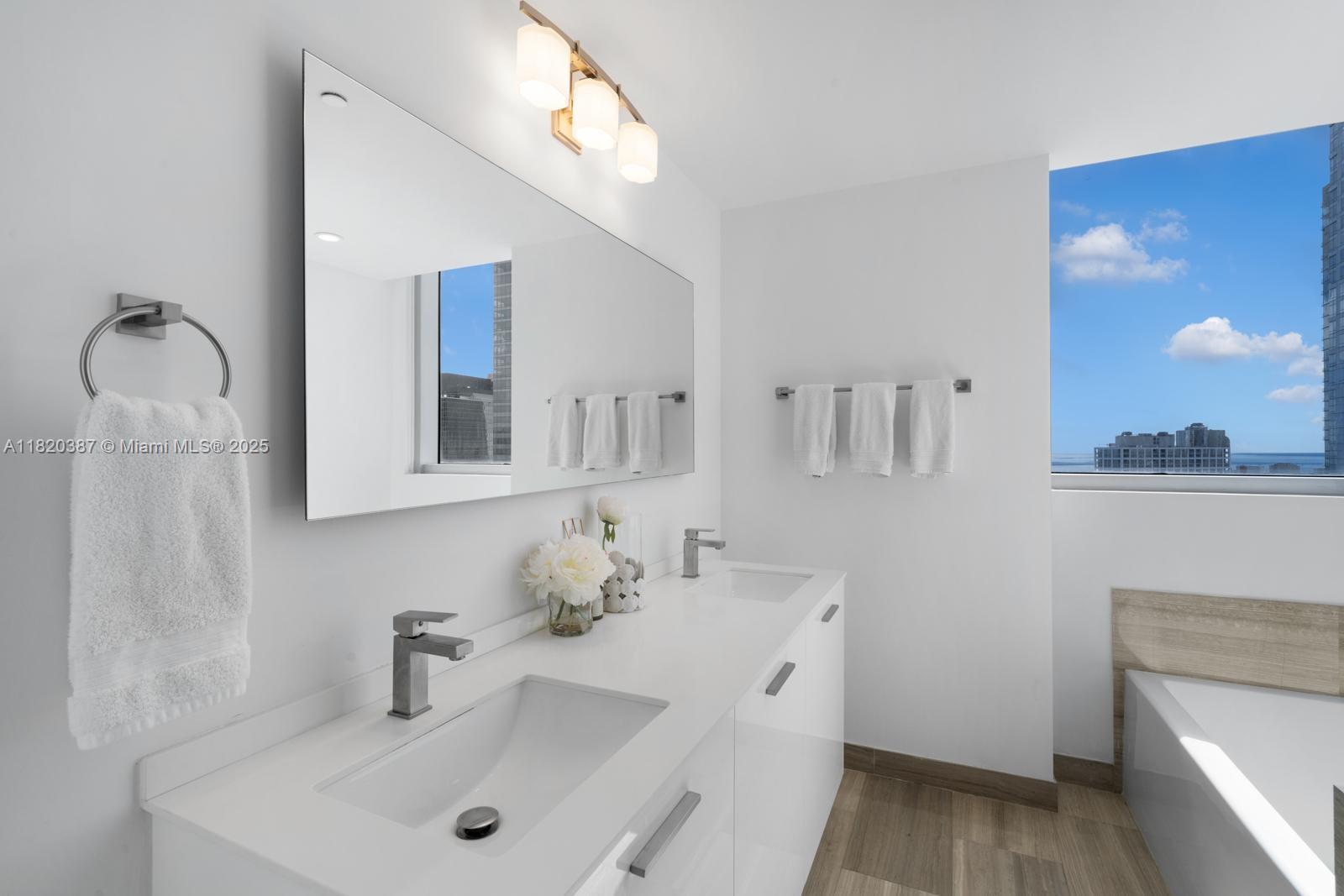 1300 Brickell Bay Dr #3602, Miami FL 33131