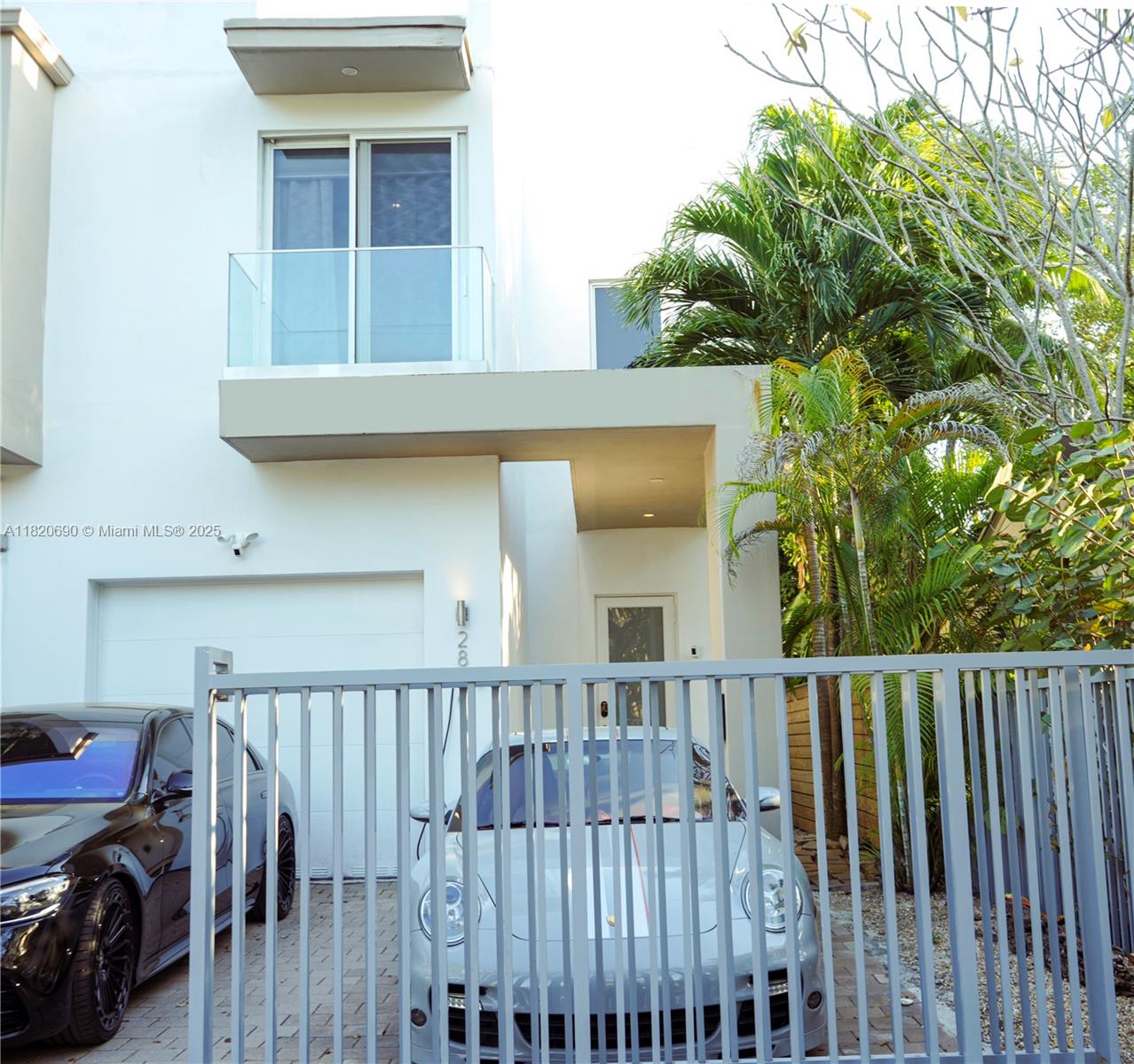 listing main picture