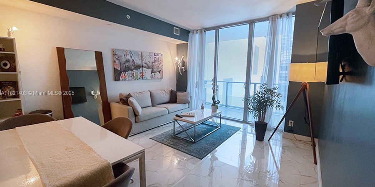 1300 Brickell Bay Dr #610, Miami FL 33131