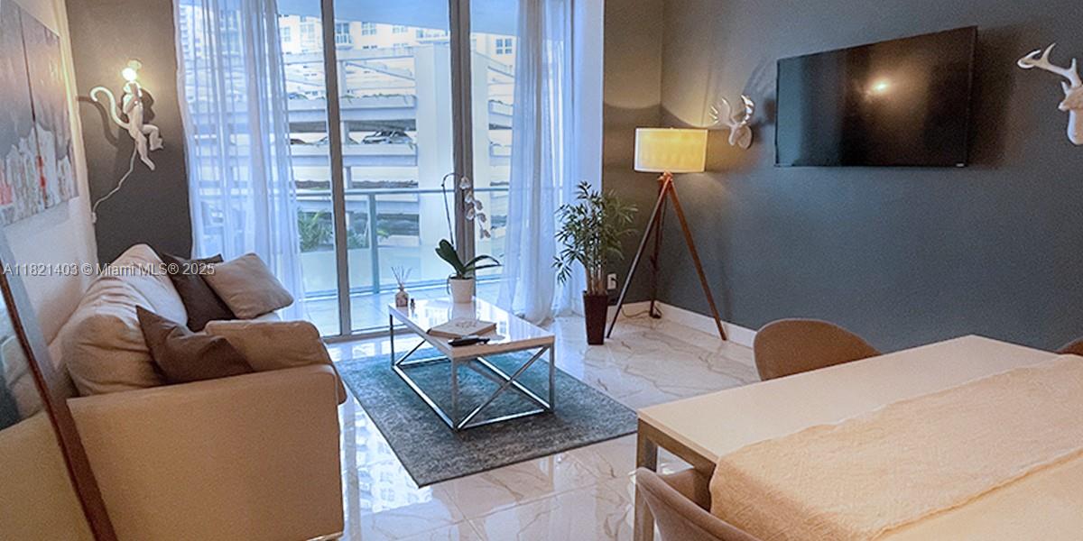 1300 Brickell Bay Dr #610, Miami FL 33131