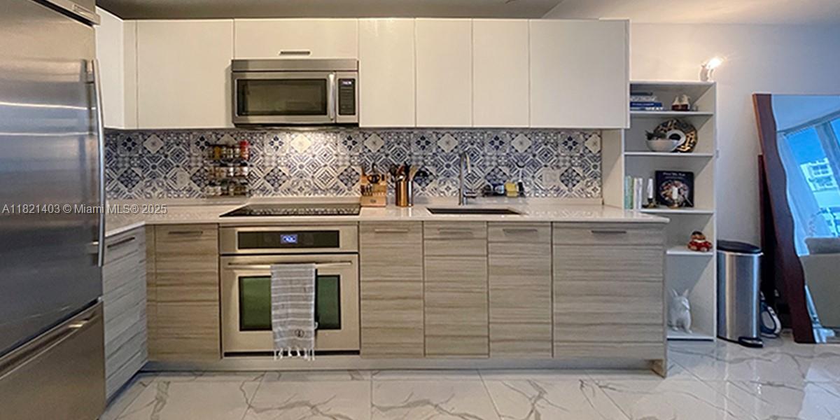 1300 Brickell Bay Dr #610, Miami FL 33131