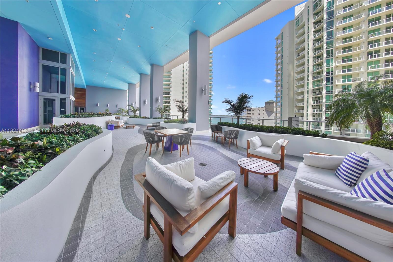1300 Brickell Bay Dr #610, Miami FL 33131