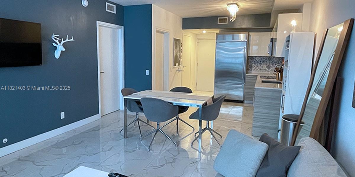 1300 Brickell Bay Dr #610, Miami FL 33131