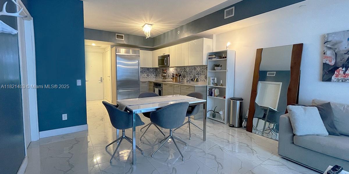 1300 Brickell Bay Dr #610, Miami FL 33131