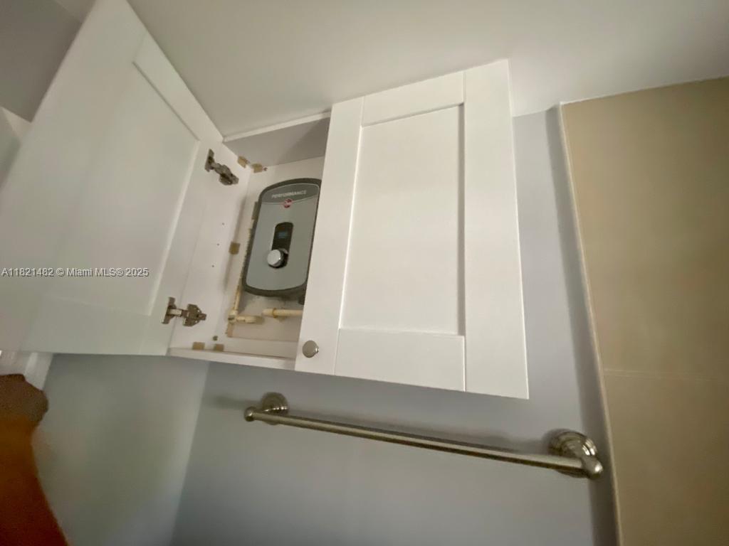 345 NE 168th St, North Miami Beach, Florida image 7