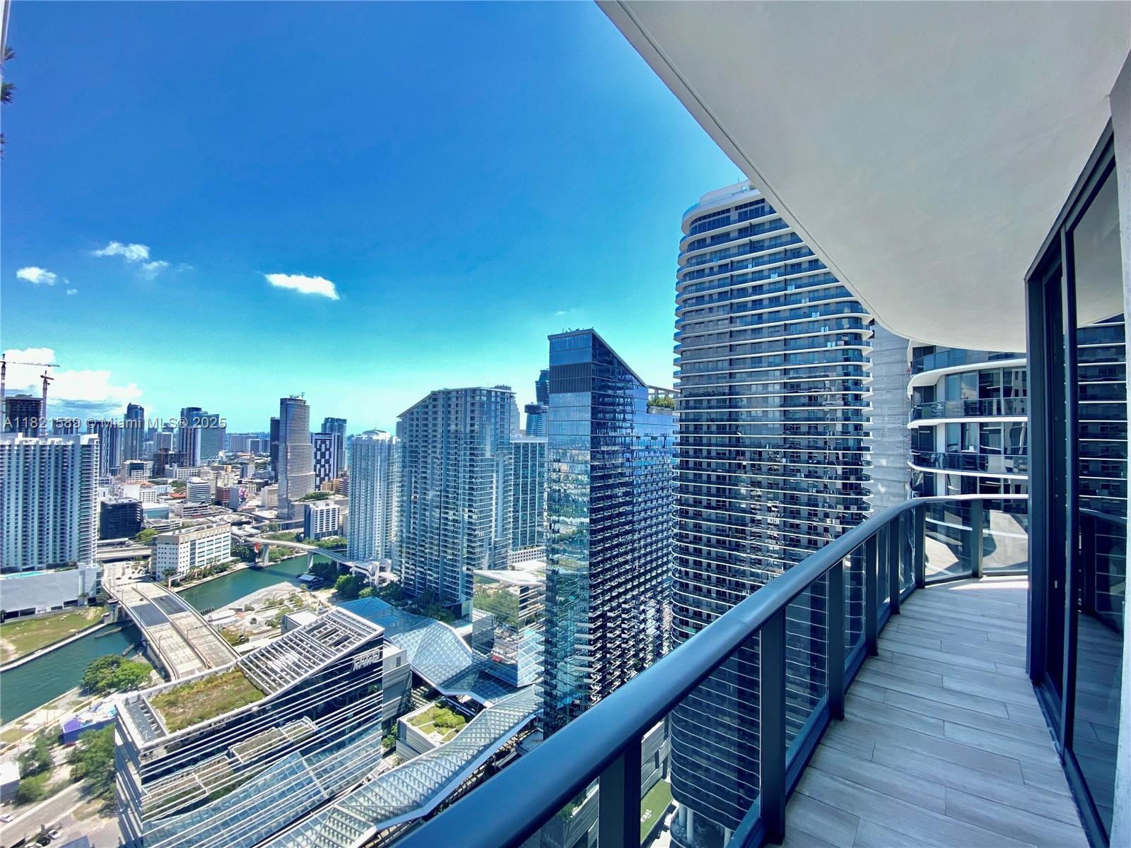 55 SW 9th St #4201, Miami FL 33130