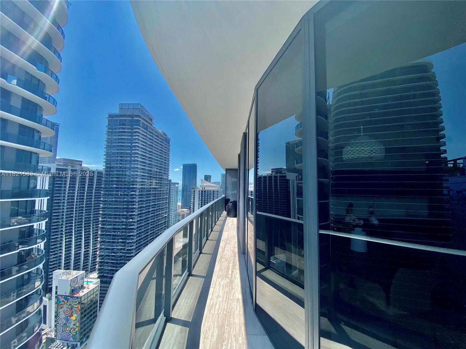 55 SW 9th St #4201, Miami FL 33130