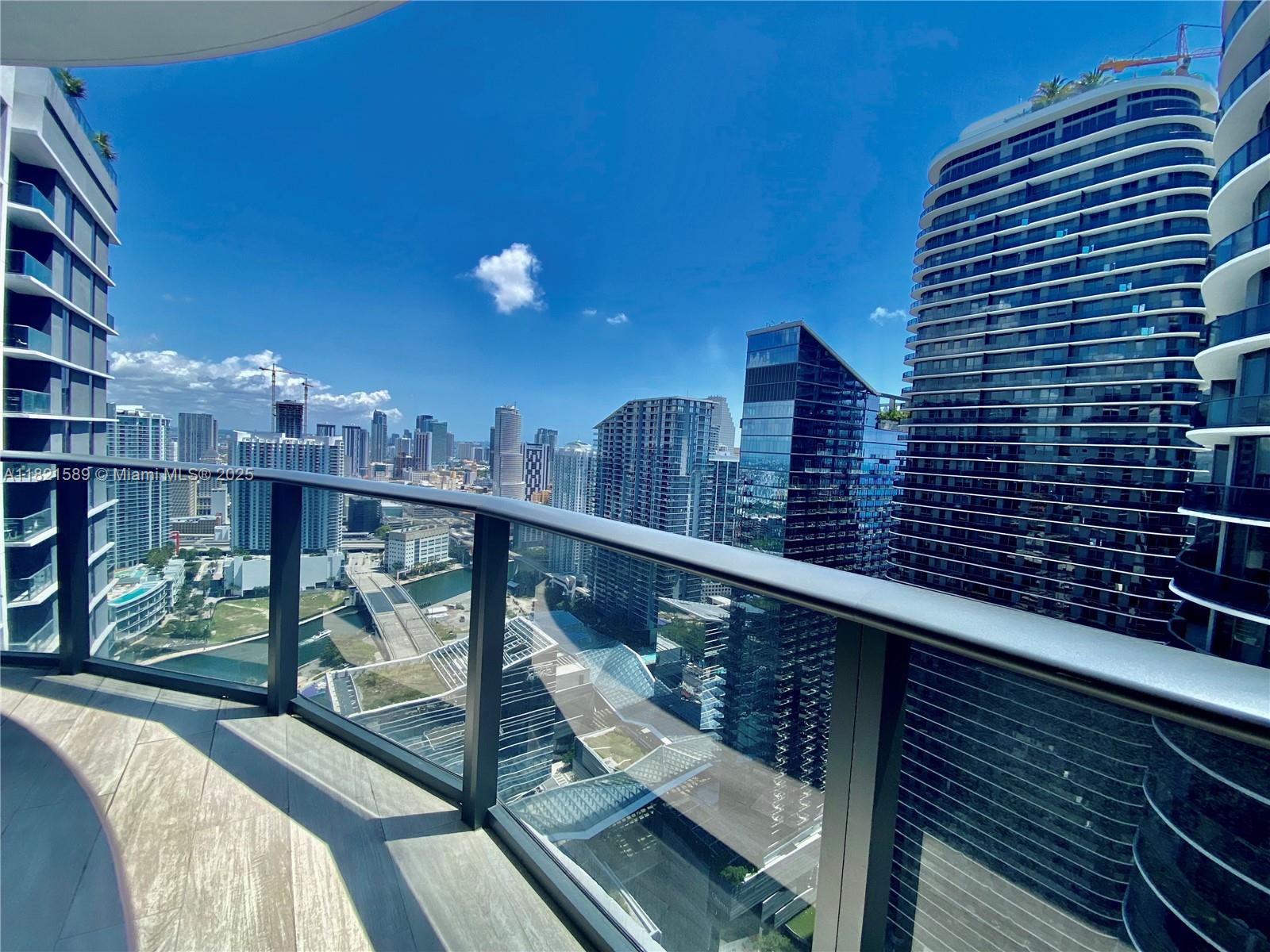 55 SW 9th St #4201, Miami FL 33130