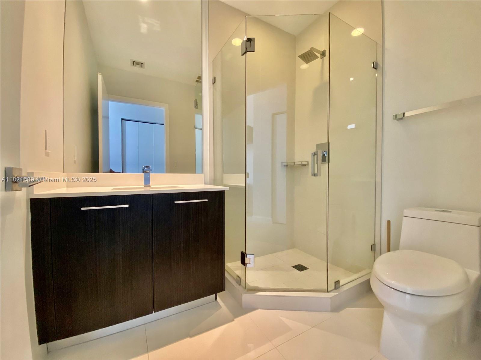 55 SW 9th St #4201, Miami FL 33130