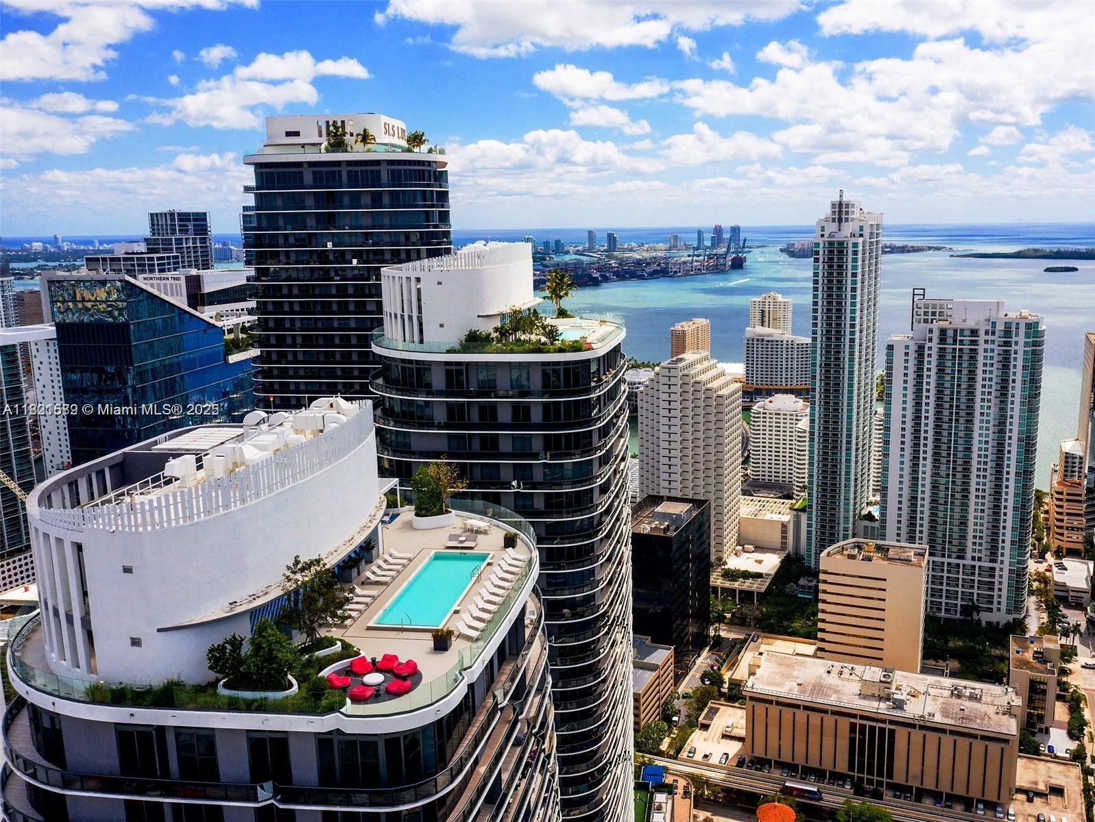 55 SW 9th St #4201, Miami FL 33130