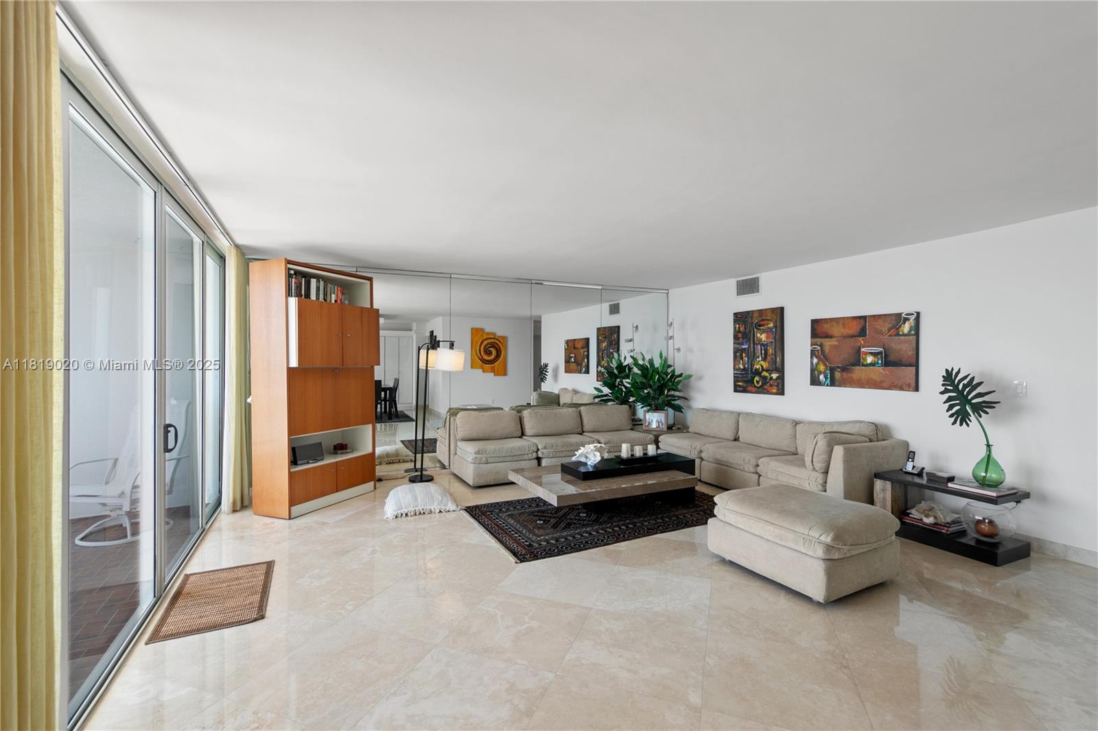 881 Ocean Dr #11C, Key Biscayne FL 33149