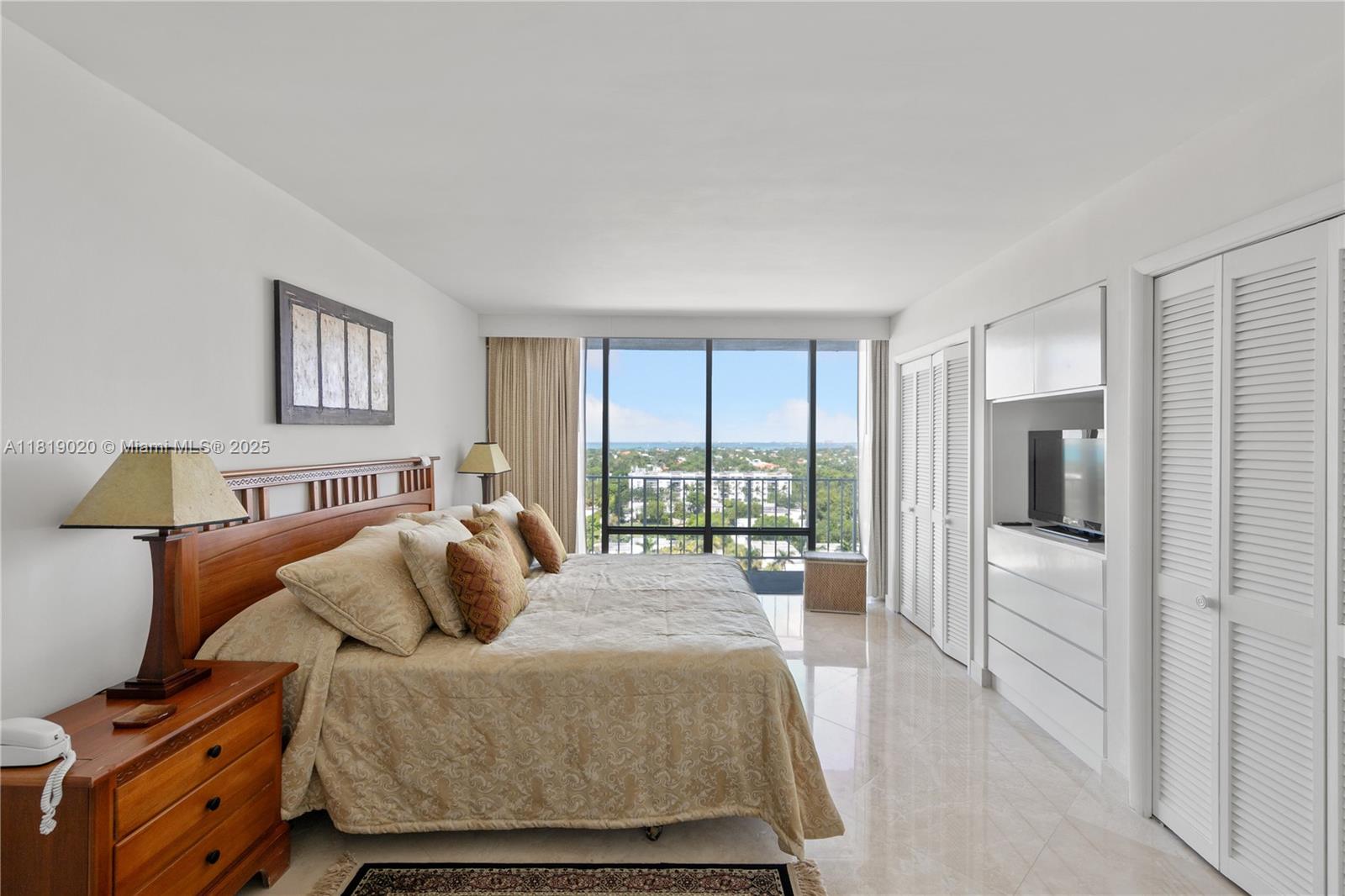 881 Ocean Dr #11C, Key Biscayne FL 33149
