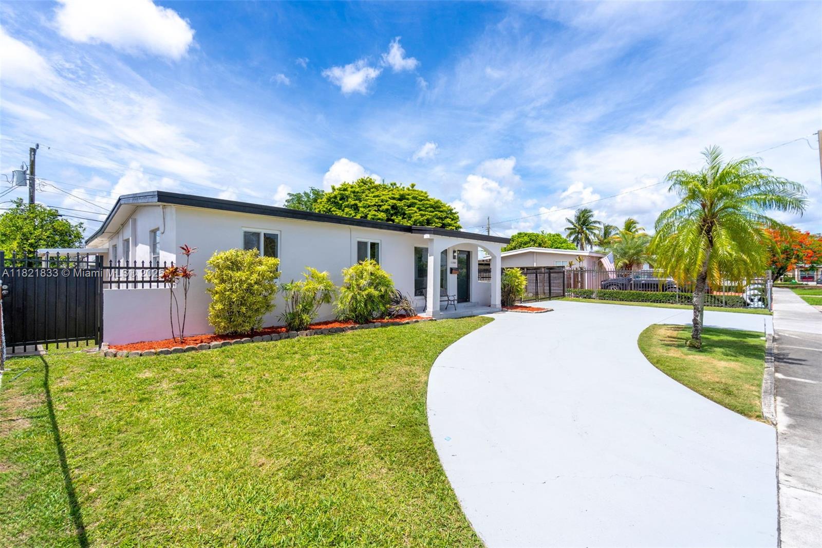 11030 42 ST, Miami, Florida 33165