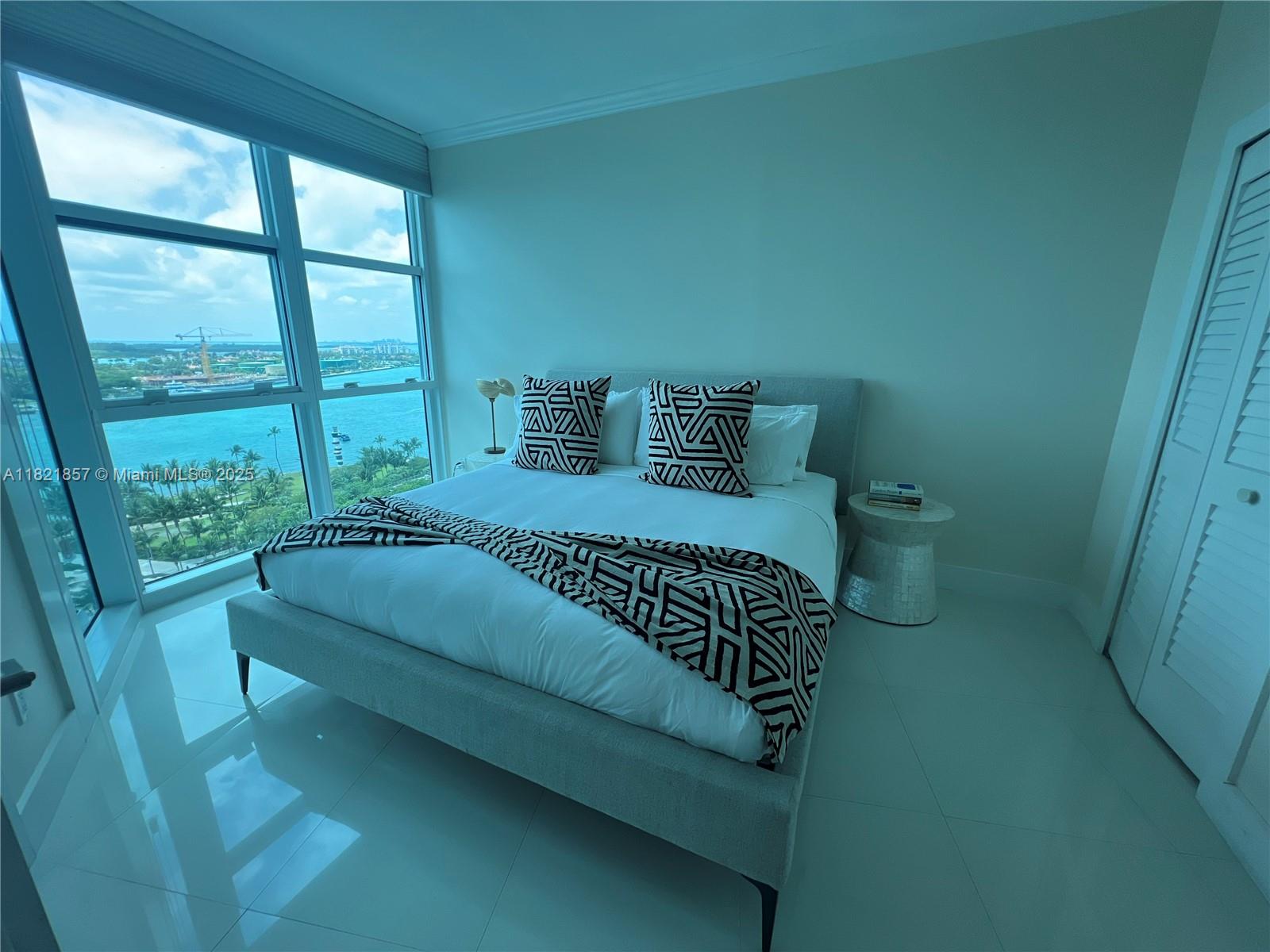 300 S Pointe Dr #1602, Miami Beach FL 33139
