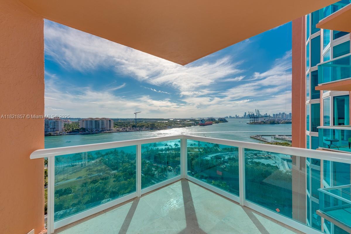 300 S Pointe Dr #1602, Miami Beach FL 33139