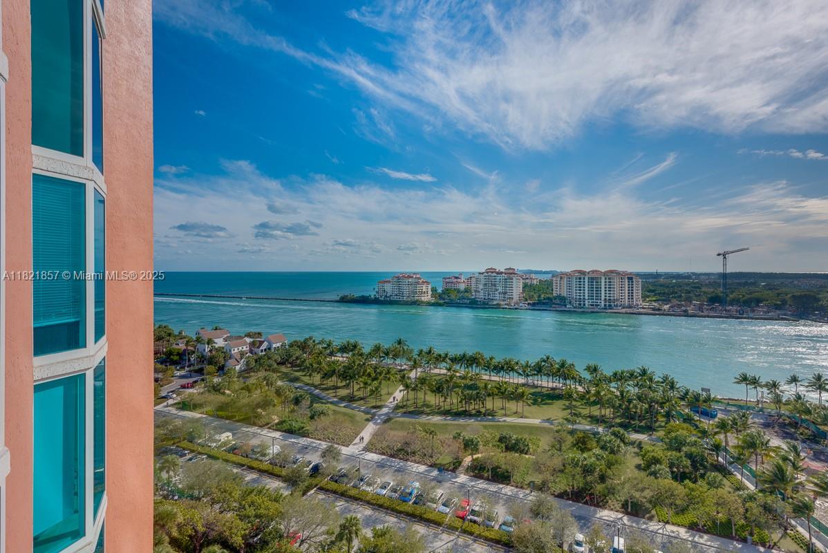300 S Pointe Dr #1602, Miami Beach FL 33139