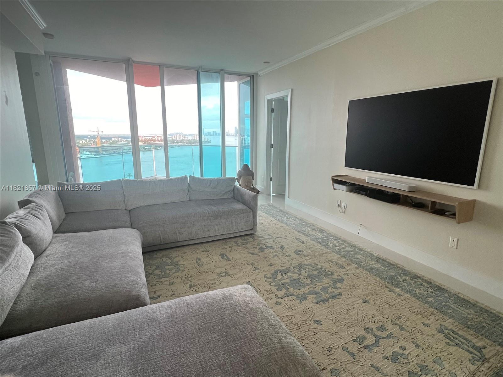300 S Pointe Dr #1602, Miami Beach FL 33139