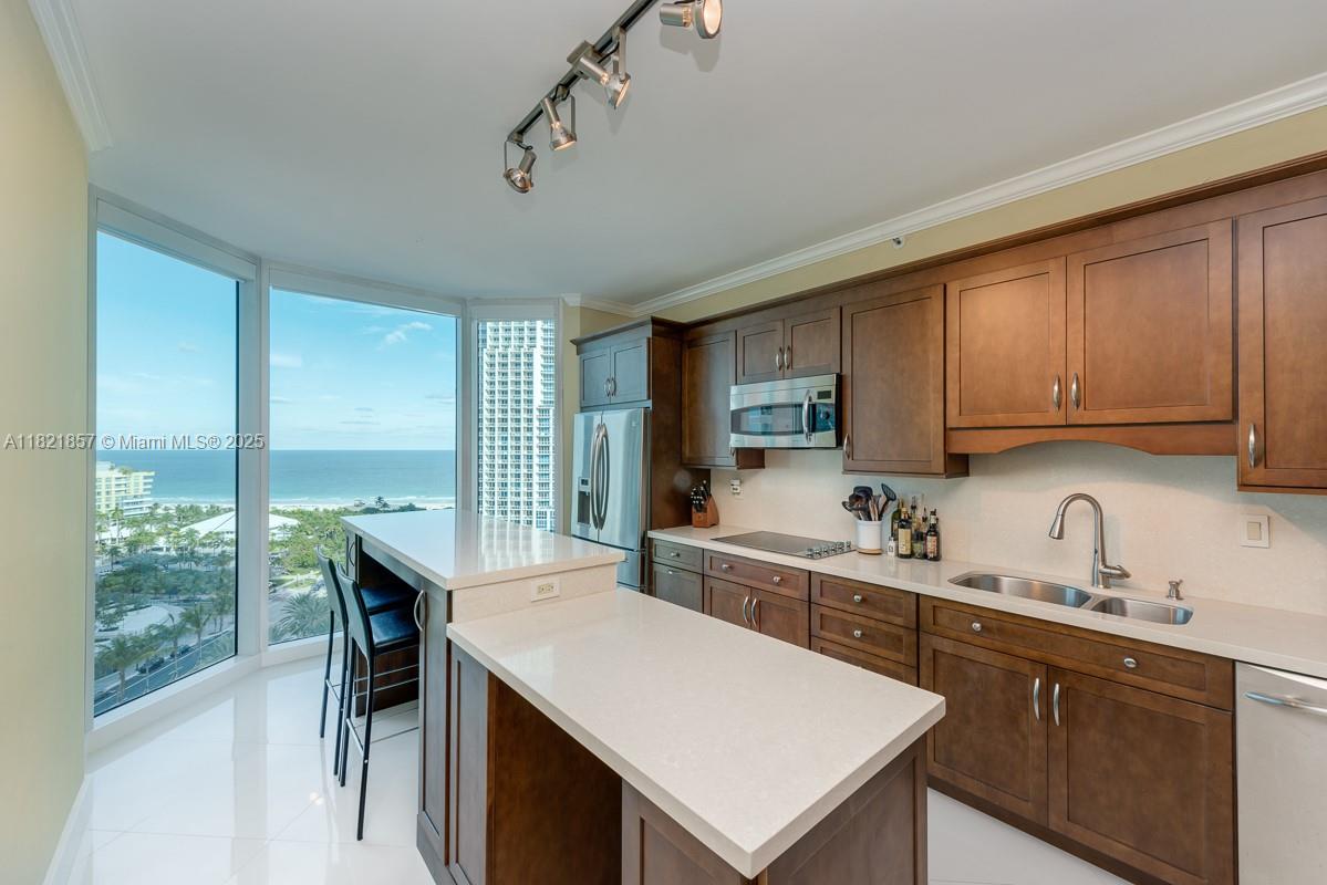 300 S Pointe Dr #1602, Miami Beach FL 33139