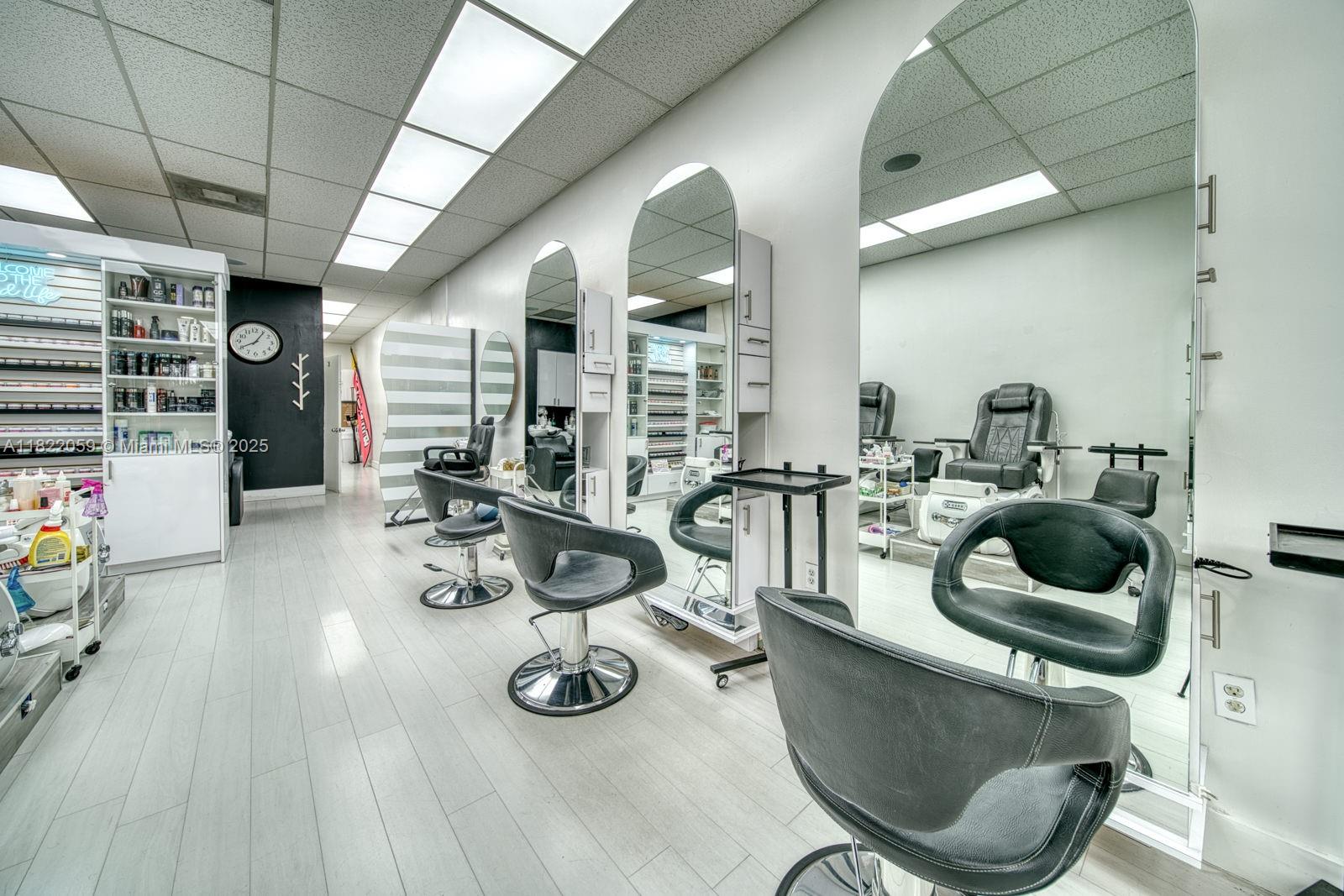 Full Service Beauty Salon On 8th Street
