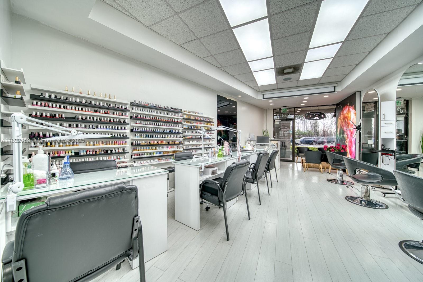 Full Service Beauty Salon On 8th Street