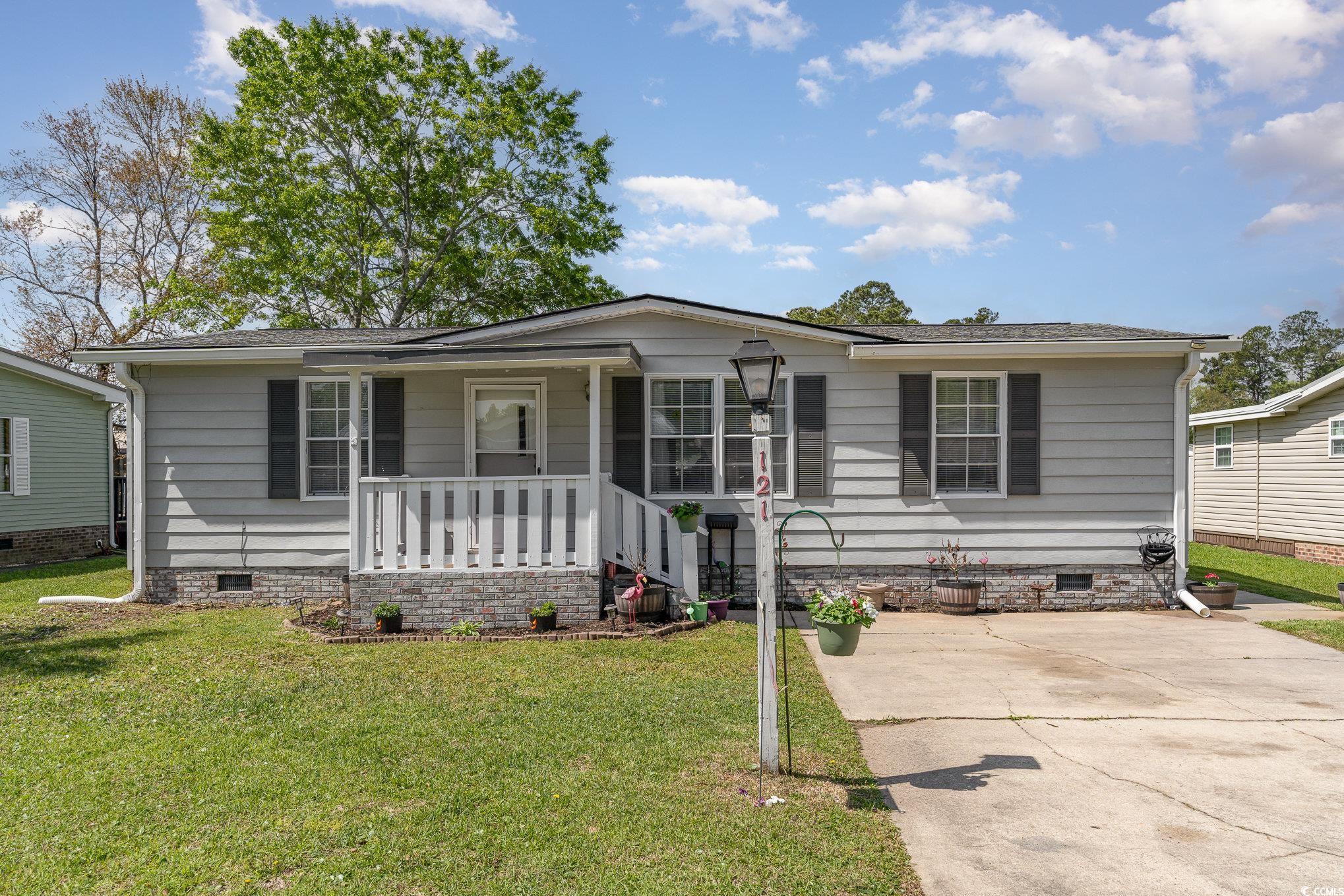 121 Queens Rd. Little River, SC 29566