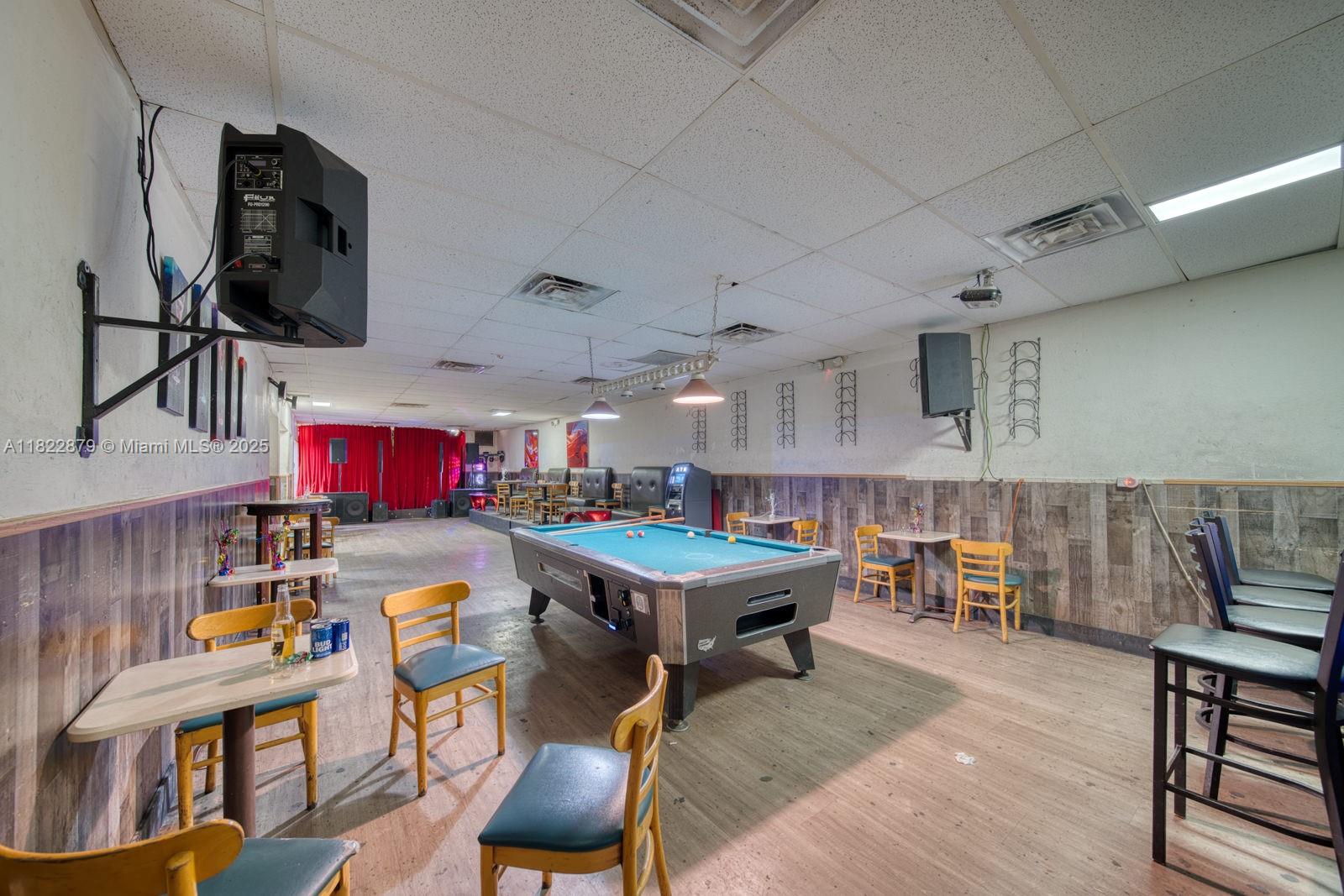 Industrial Warehouse Kitchen & Cafeteria For Sale  In Hialeah