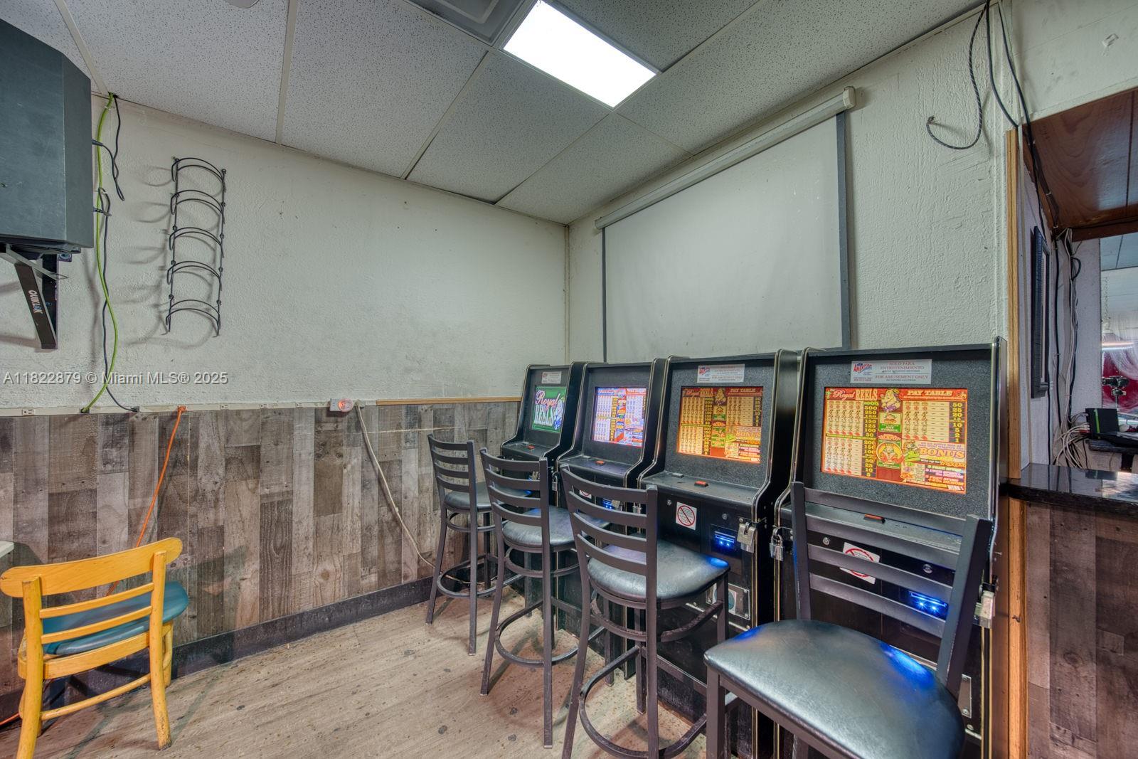 Industrial Warehouse Kitchen & Cafeteria For Sale  In Hialeah